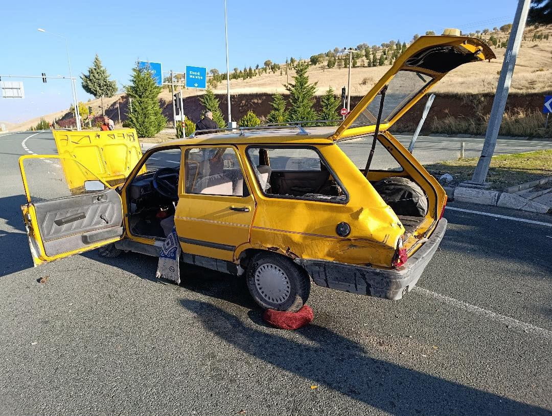 ELAZIĞ’DA  İKİ OTOMOBİLİN ÇARPIŞMASI SONUCU MEYDANA GELEN TRAFİK KAZASINDA, 1 KİŞİ HAYATINI...