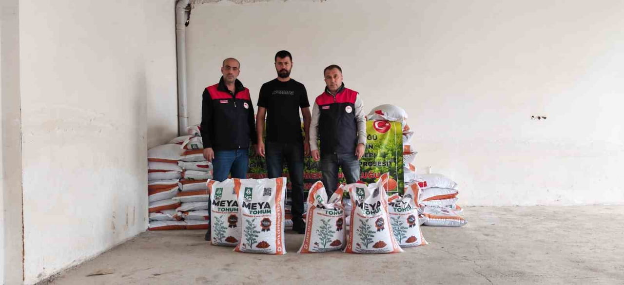 ELAZIĞ’IN PALU İLÇESİNDE ÜRETİCİLERE YÜZDE 70 HİBELİ 10 TON KIRMIZI MERCİMEK TOHUMU DAĞITIMI...