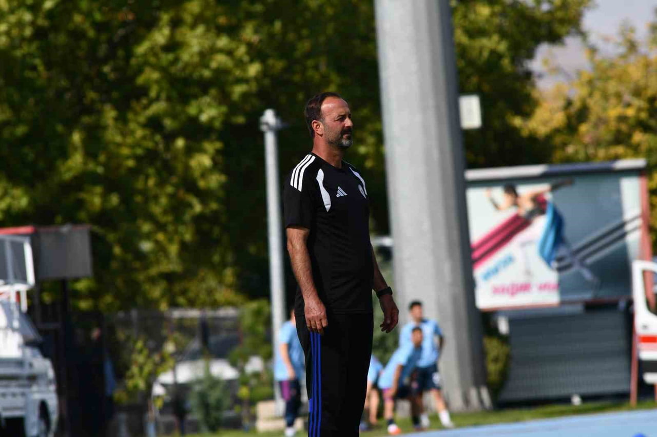 ERCİYES 38 FUTBOL SPOR KULÜBÜ TEKNİK DİREKTÖRÜ ADEM ÇAK, İÇ SAHADA ALINAN 6-1’LİK ADANASPOR MAÇI...