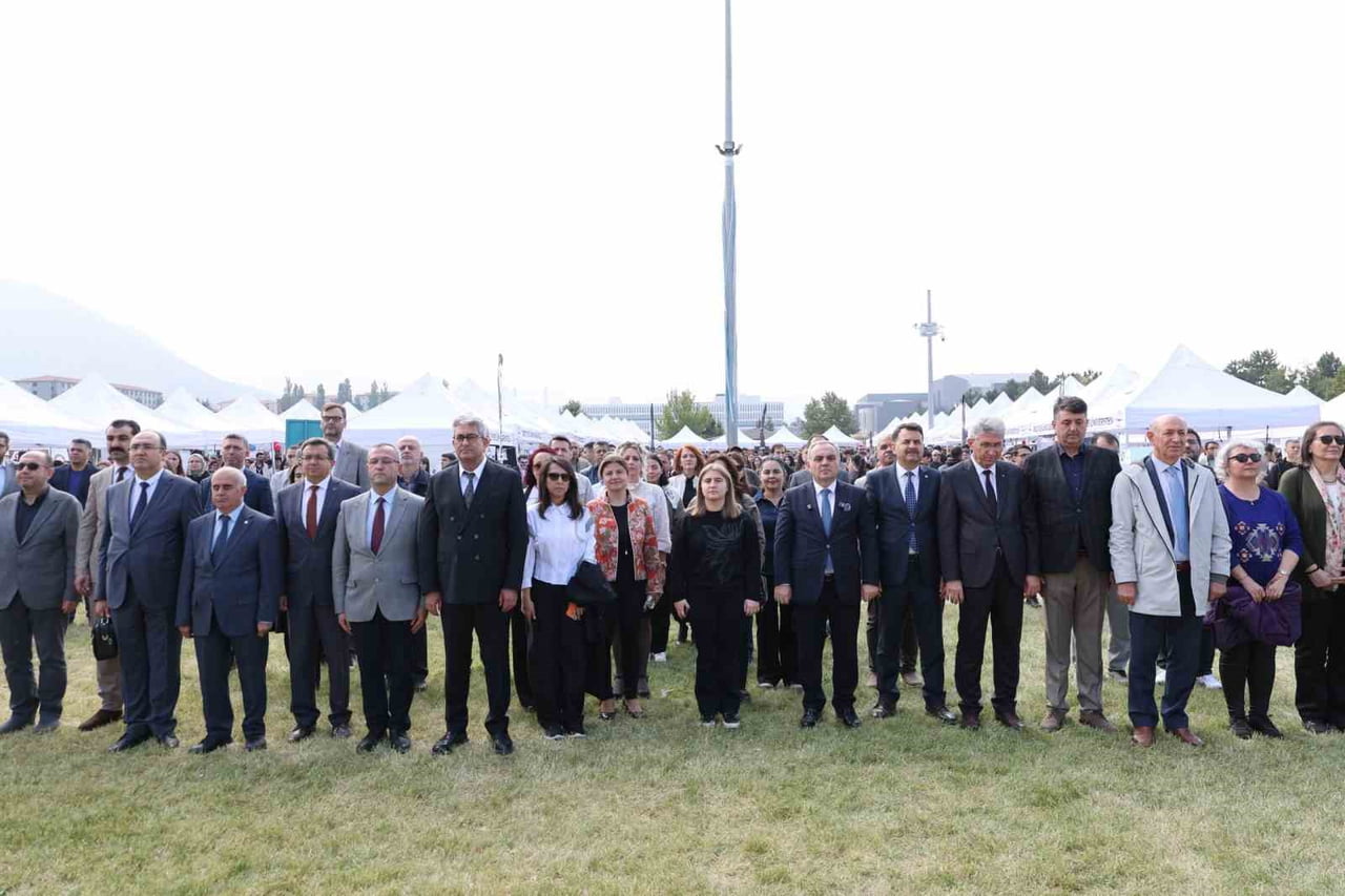 ERCİYES ÜNİVERSİTESİ (ERÜ) TARAFINDAN ÖĞRENCİ KULÜPLERİNİN KATILIMLARI İLE DÜZENLENEN ‘EVİM...