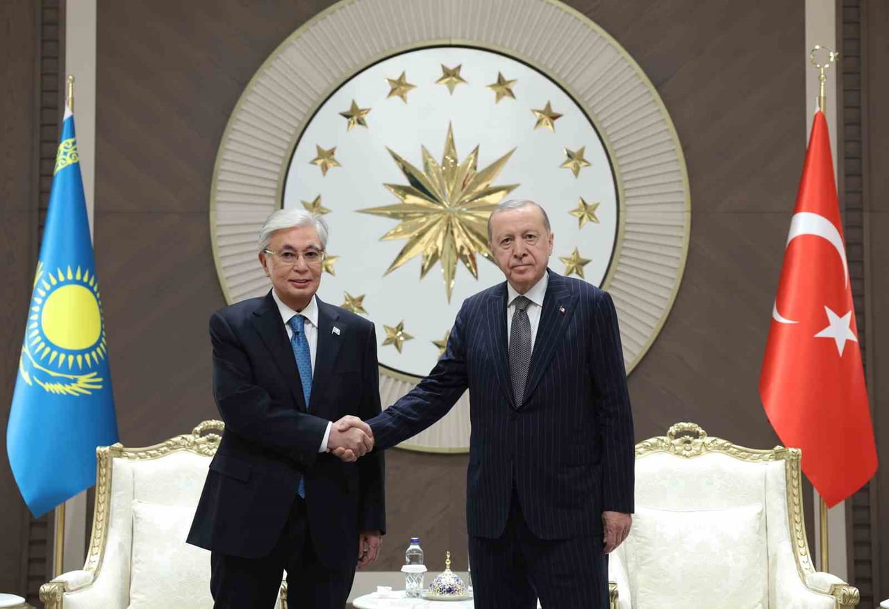 ERDOĞAN VE TOKAYEV, İKİLİ GÖRÜŞME GERÇEKLEŞTİRECEK. İKİLİ GÖRÜŞMENİN ARDINDAN LİDERLER HEYETLER...