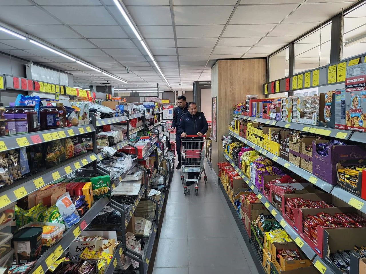 ERZİNCAN'DA 137 MARKET DENETLENDİ, 4 İŞLETME HAKKINDA İŞLEM BAŞLATILDI