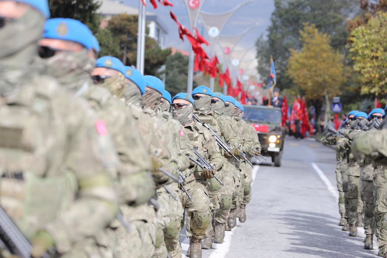 ERZİNCAN'DA 29 EKİM CUMHURİYET BAYRAMI DOLAYISIYLA ORDU CADDESİ'NDE KUTLAMA PROGRAMI...