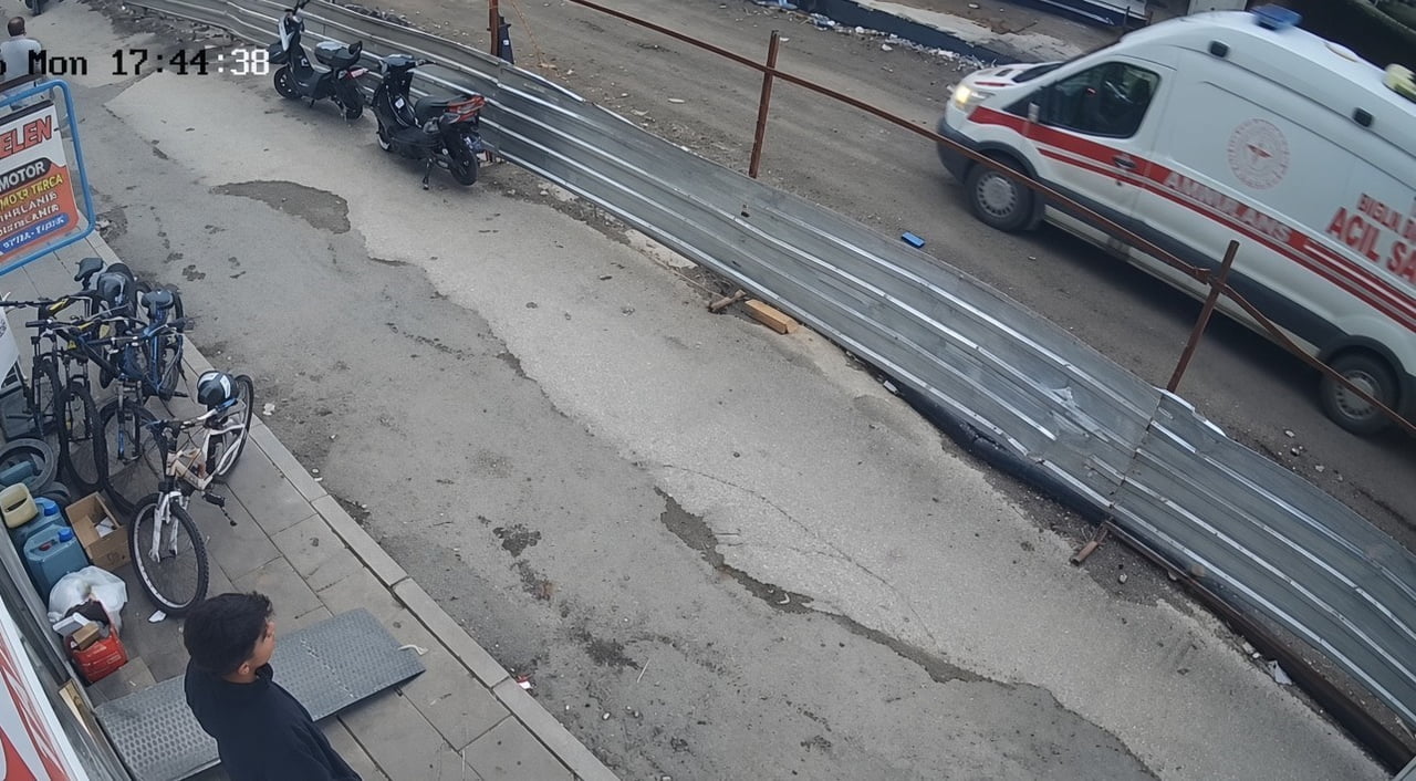 ERZİNCAN'DA MERKEZ ÇARŞISI İNŞAATINDA YÜKSEKTEN DÜŞEREK AĞIR YARALANAN İŞÇİNİN YOĞUN BAKIM...