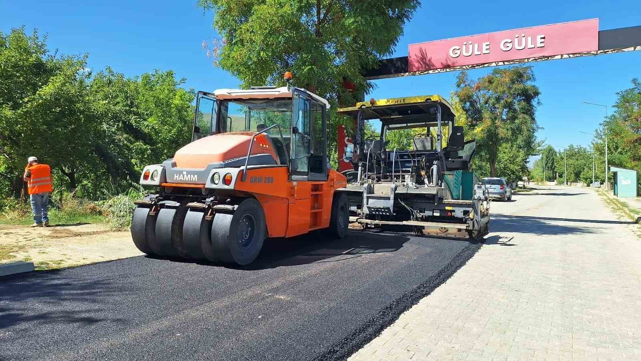 ERZİNCAN’DA 142 KİLOMETRELİK YOL ÇALIŞMASI TAMAMLANDI