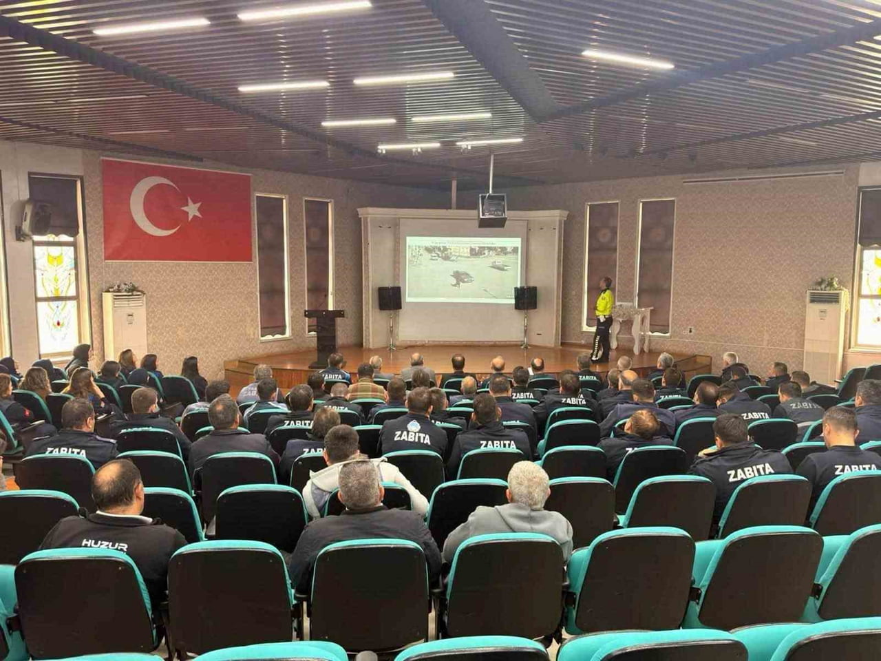 ERZİNCAN’DA BELEDİYE ZABITA PERSONELİ VE TOPLU TAŞIMA ŞOFÖRLERİNDEN OLUŞAN 160 KİŞİYE TRAFİK...