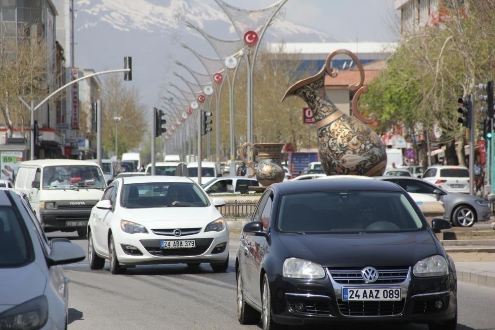 ERZİNCAN’DA TRAFİĞE KAYITLI ARAÇ SAYISI 87 BİN 410 OLDU