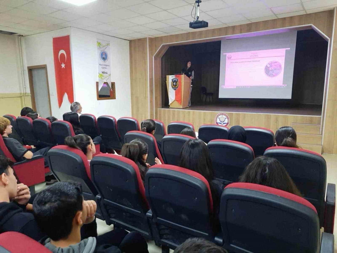 ERZİNCAN EMNİYET MÜDÜRLÜĞÜ EKİPLERİ TARAFINDAN 3 LİSEDE ÖĞRENİM GÖREN 380 ÖĞRENCİ VE ÖĞRETMENE...
