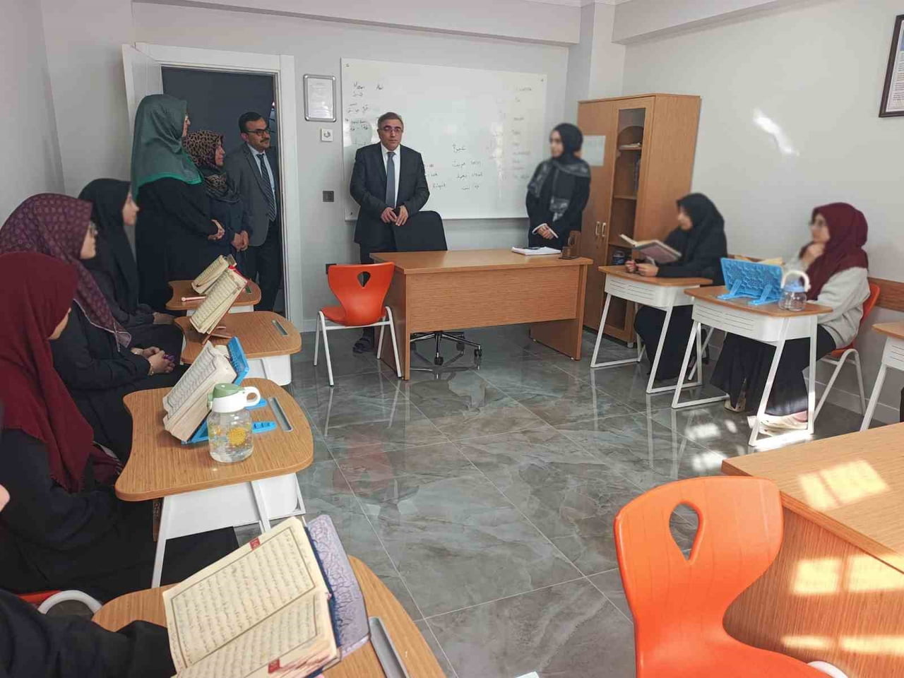ERZİNCAN İL MÜFTÜSÜ SELİM YAZICI, KAVAKYOLU MAHALLESİ’NDE BULUNAN FATMA AKSU YATILI KIZ KUR’AN...
