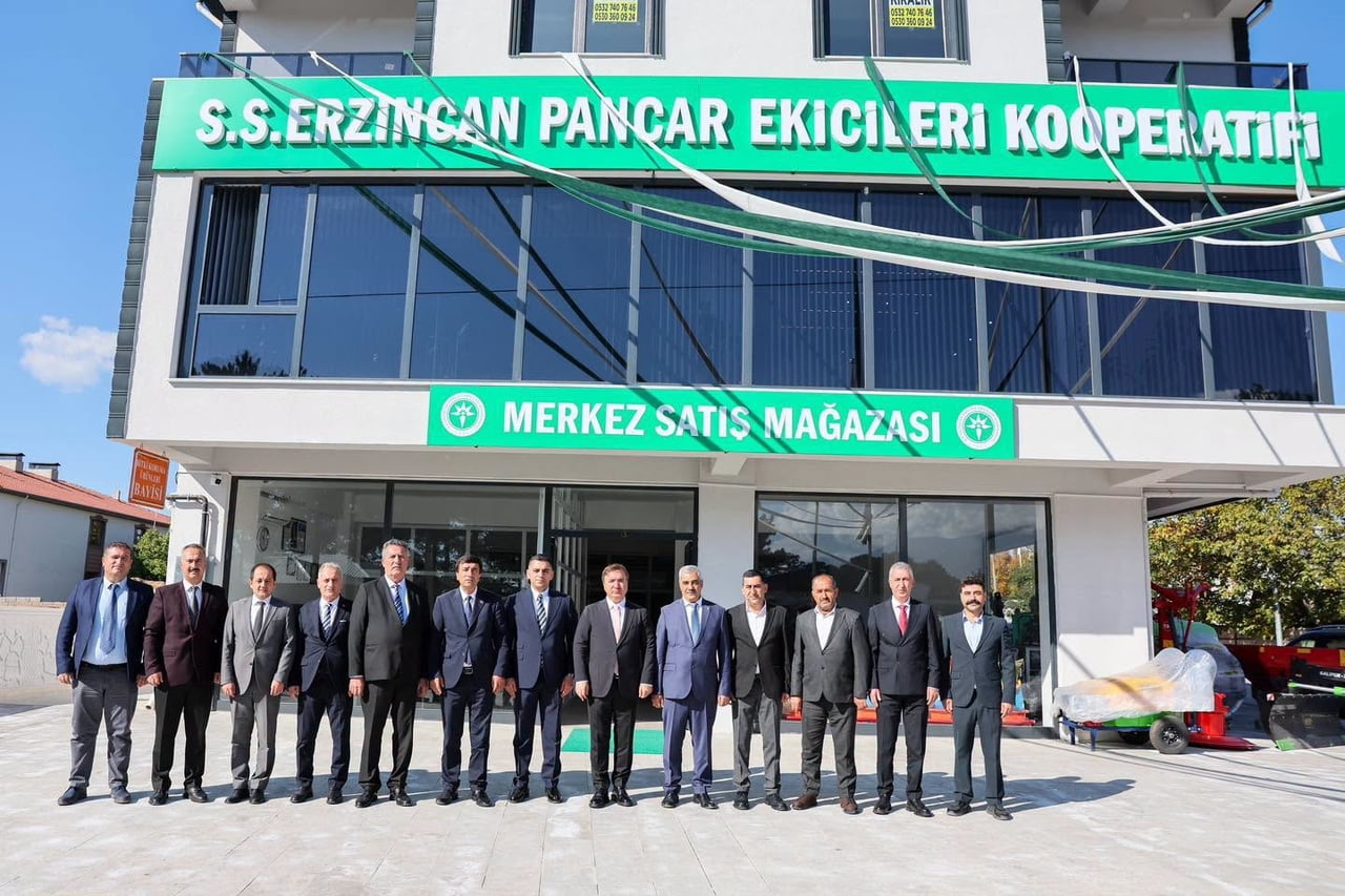 ERZİNCAN VALİSİ HAMZA AYDOĞDU, ERZİNCAN PANCAR EKİCİLERİ KOOPERATİFİNİ ZİYARET EDEREK YÜRÜTÜLEN...