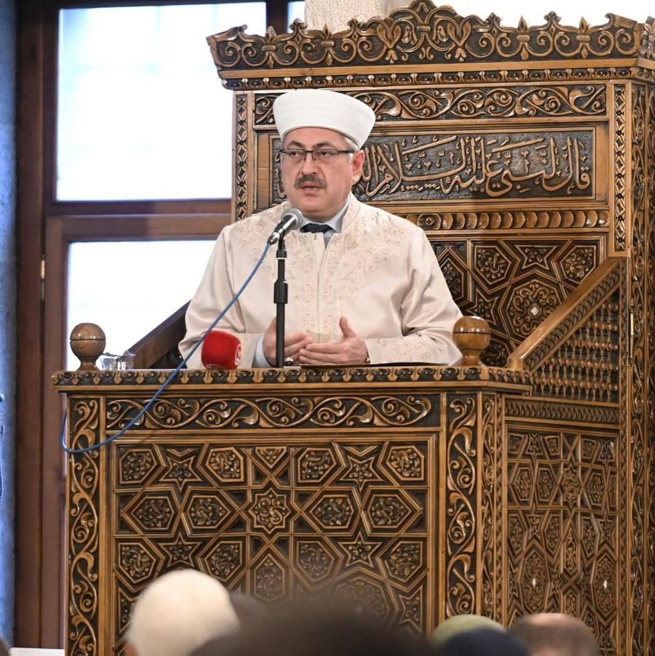 ERZURUM İL MÜFTÜSÜ YAŞAR ÇAPÇI, 'CAMİLER VE DİN GÖREVLİLERİ HAFTASI' DOLAYISIYLA YAYIMLADIĞI...
