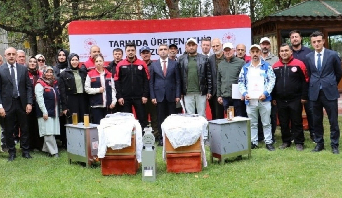 ERZURUM İL TARIM VE ORMAN MÜDÜRLÜĞÜ, KENT GENELİNDE TARIMSAL ÜRETİMİ ARTIRMAK, ORGANİK ARICILIĞI...