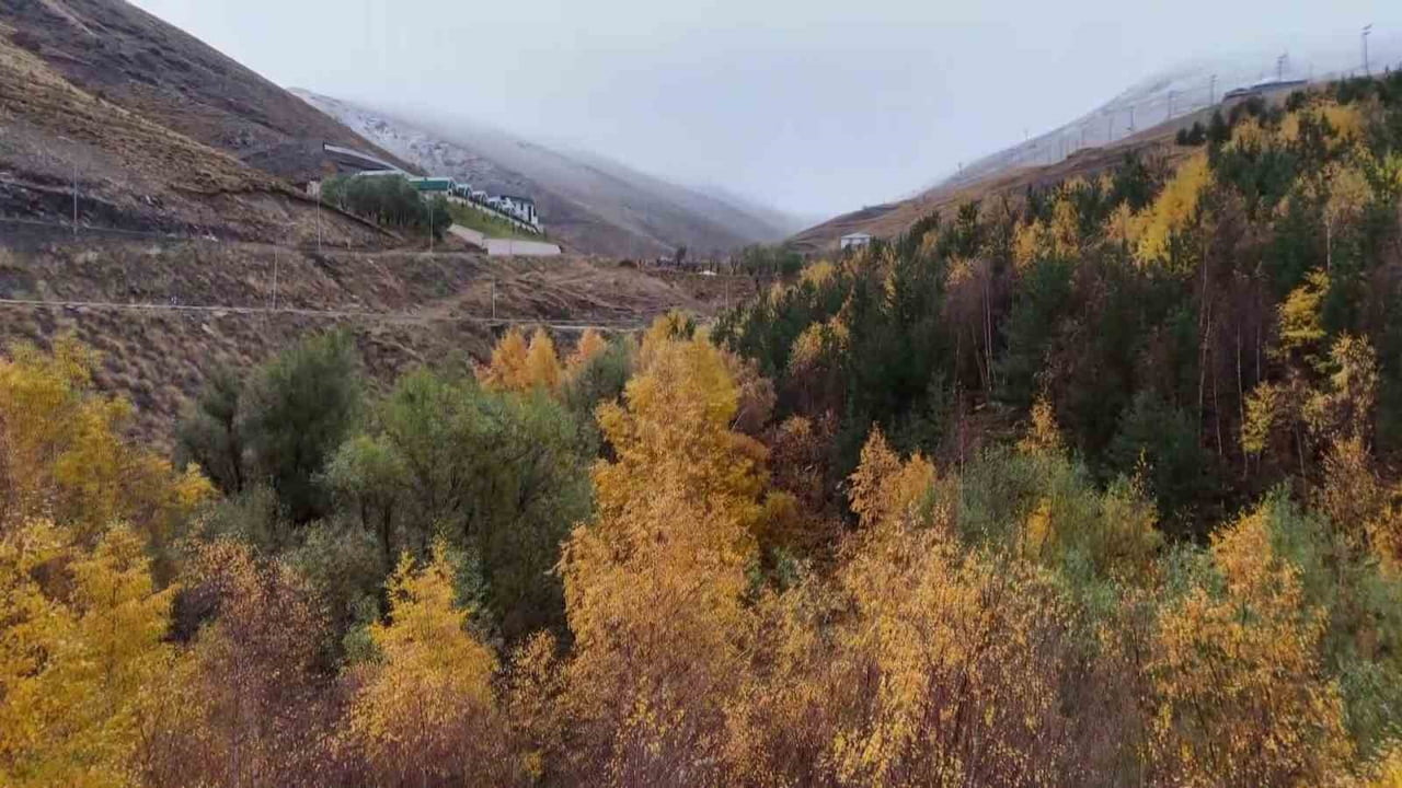 ERZURUM PALANDÖKEN DAĞI ZİRVESİ-3.3 DERECE İLE TÜRKİYE’NİN EN SOĞUK YERİ OLURKEN, KARLA GELEN...