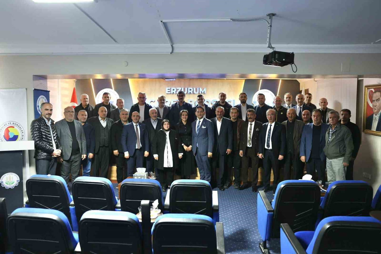 ERZURUM TİCARET BORSASI’NDA (ETB) SEÇİMLERİN ARDINDAN GERÇEKLEŞTİRİLEN YENİ DÖNEMİN İLK MECLİS...