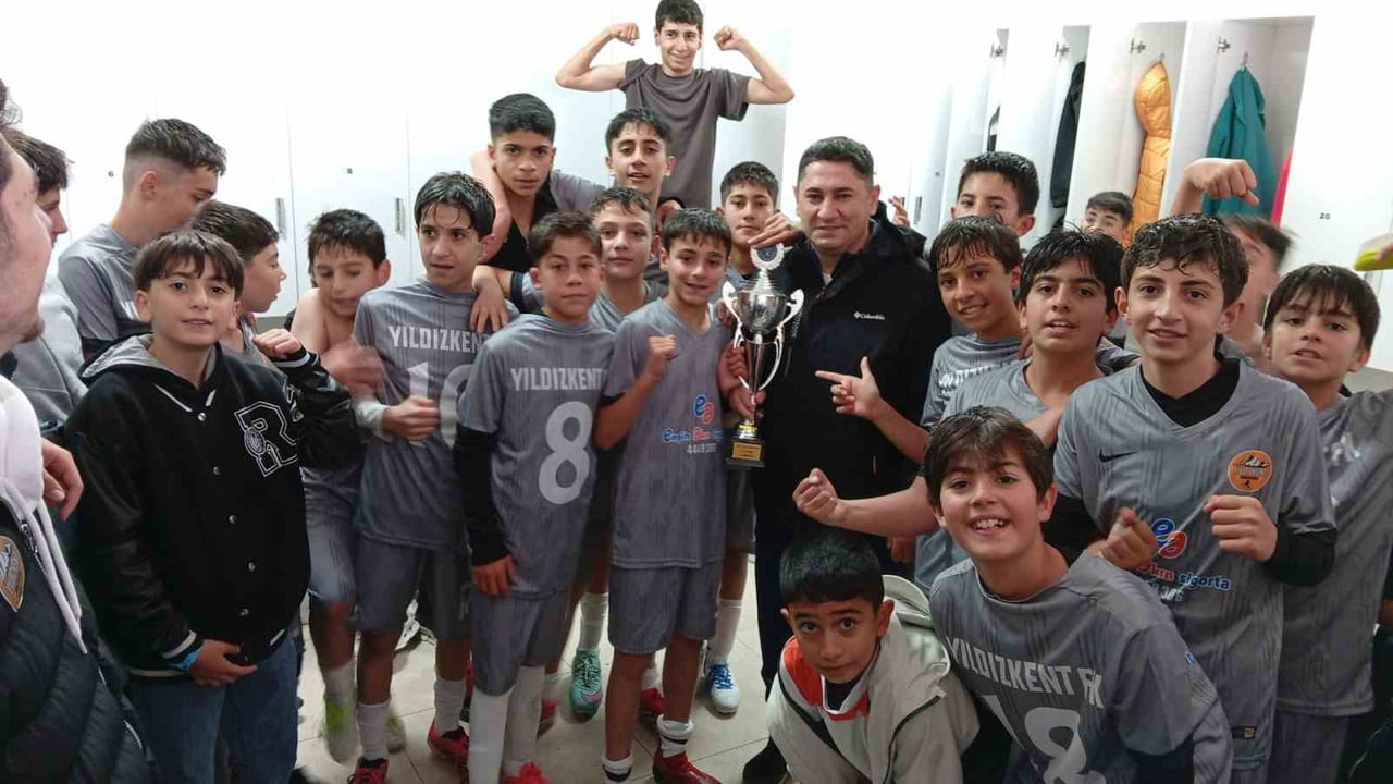 ERZURUM U14 YAŞ LİGİNİN FİNALİ NEFES KESTİ. PENALTI ATIŞLARI SONUCU BÜYÜKŞEHİR BELEDİYESİ SPOR...
