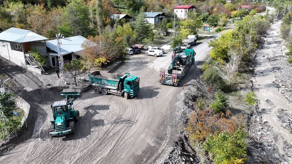 ERZURUM’UN UZUNDERE İLÇESİNDE ETKİLİ OLAN ŞİDDETLİ YAĞIŞLARIN ARDINDAN MEYDANA GELEN SEL VE...