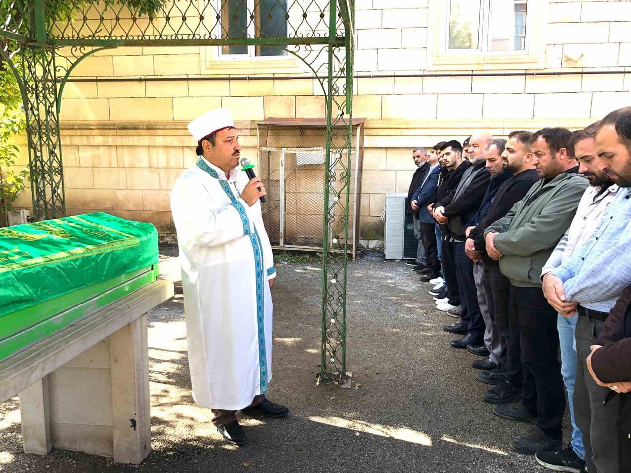 ERZURUM’UN YARDIMSEVER ESNAFLARINDAN, BİR SÜREDİR TEDAVİ GÖREN VE ÖNCEKİ GÜN HAYATINI KAYBEDEN 52...