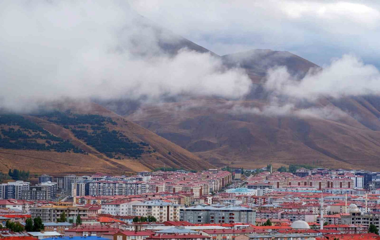 ERZURUM VALİLİĞİ, İL GENELİNDE KAMU KURUMLARI VE KONUTLARDA KALORİFER İLE DOĞAL GAZ YAKILMASINA...