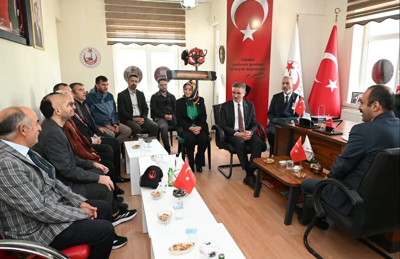 ERZURUM VALİSİ AYDIN BARUŞ, TÜRKİYE GAZİLERİ VE ŞEHİT AİLELERİ VAKFI ERZURUM ŞUBESİNİ ZİYARET...