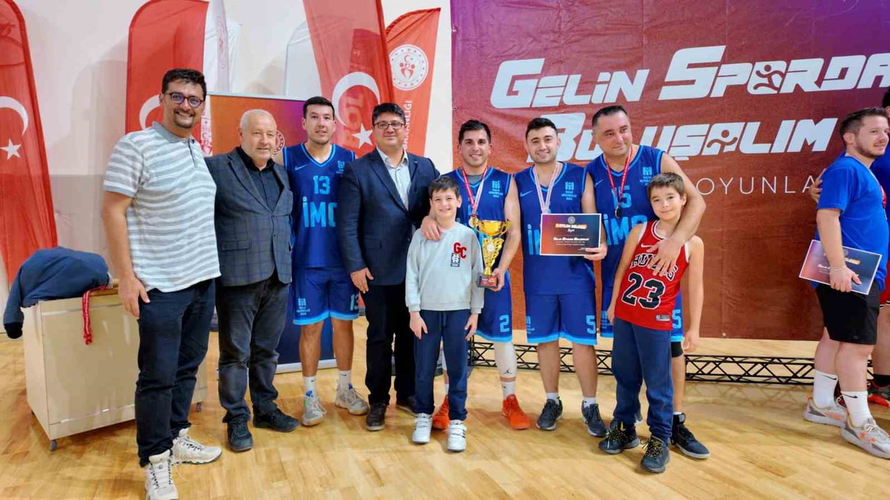 ESKİŞEHİR'DE 4. KAMU SPOR OYUNLARI KAPSAMINDA DÜZENLENEN BASKETBOL MÜSABAKALARINDA İNŞAAT...