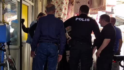 Eskişehir'de baba ile oğlu arasında bıçaklı kavga: 3 yaralı