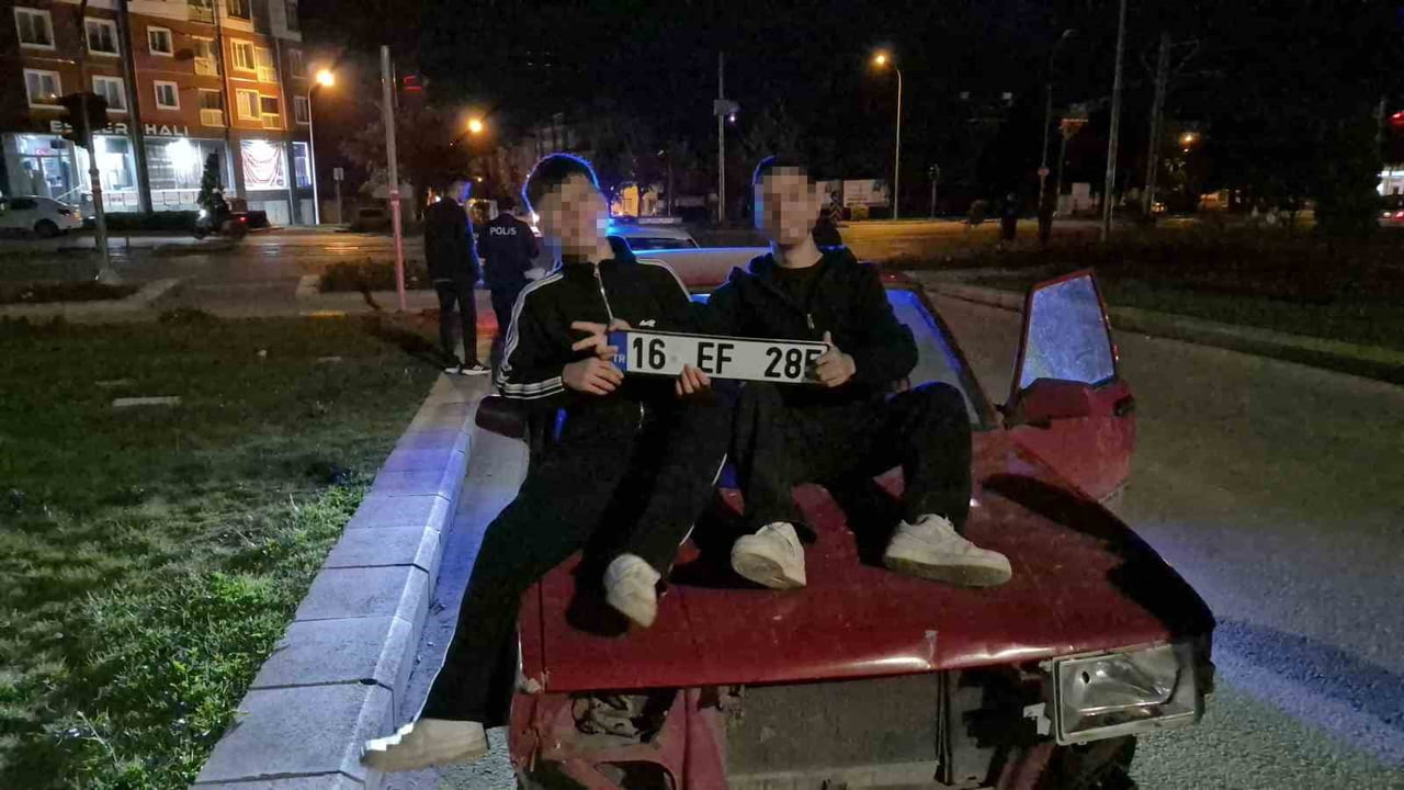 ESKİŞEHİR'DE EHLİYETİNE EL KONULDUĞU HALDE ARAÇ KULLANAN SÜRÜCÜYE POLİS EKİPLERİNCE 200 BİN TL...