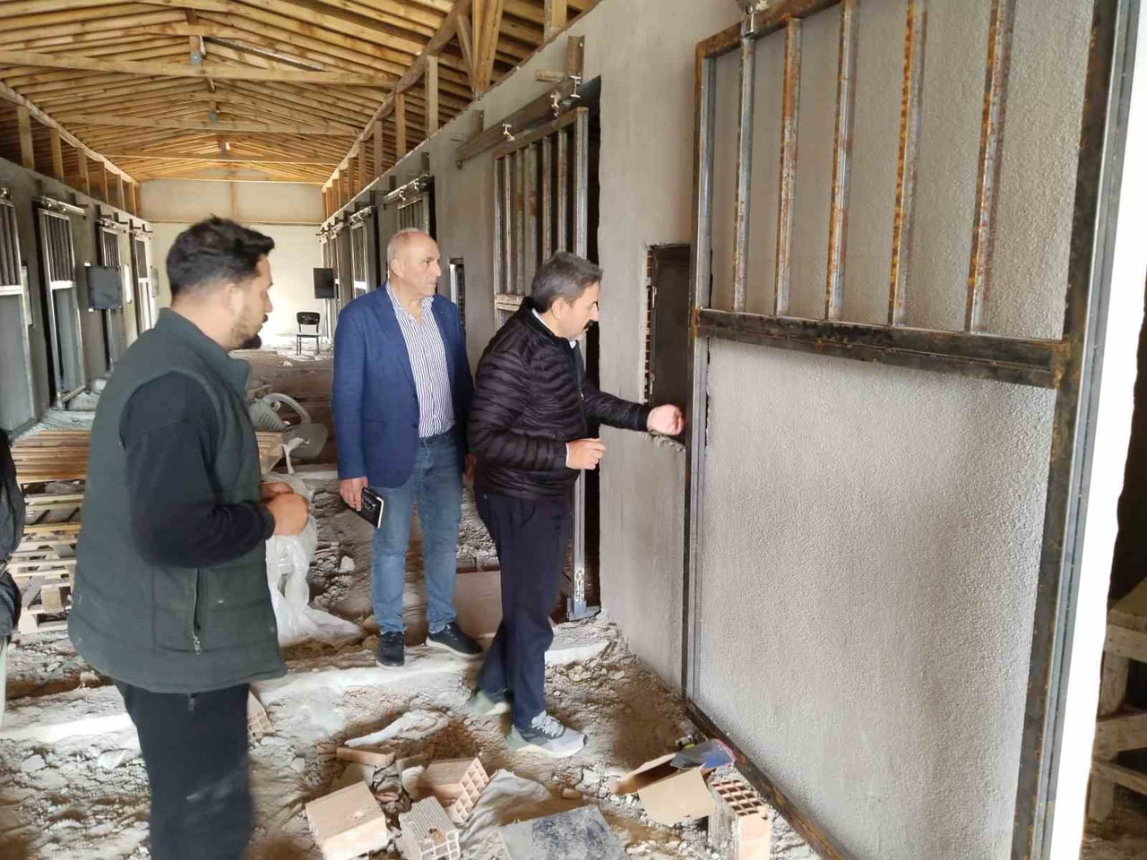 ESKİŞEHİR'DE GENÇLİK VE SPOR İL MÜDÜRLÜĞÜ TARAFINDAN YUSUFLAR MAHALLESİ'NDE YAPIMI SÜRDÜRÜLEN 36...