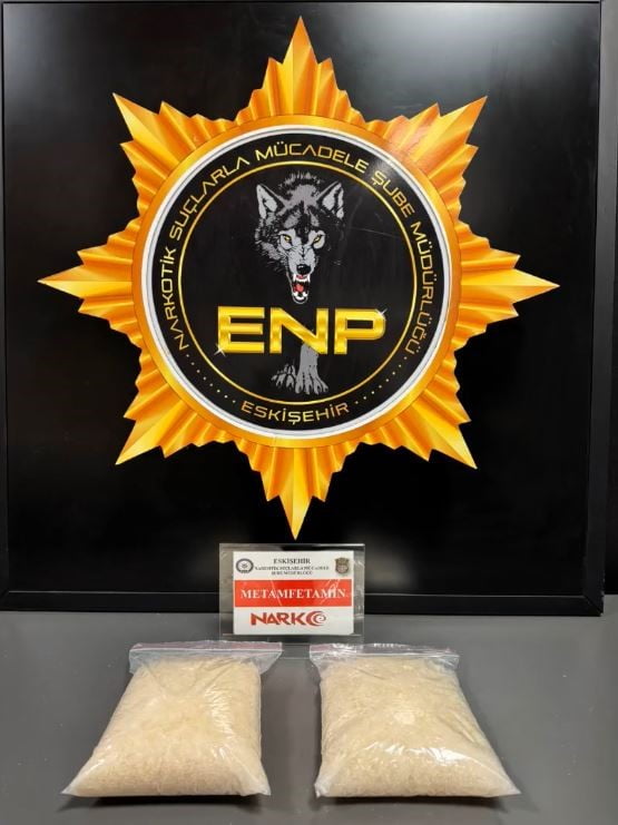 ESKİŞEHİR'DE NARKOTİK SUÇLARLA MÜCADELE ŞUBE MÜDÜRLÜĞÜ EKİPLERİNCE DÜZENLENEN OPERASYONDA 2 PARÇA...