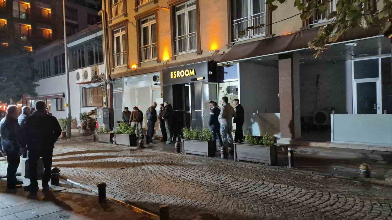 ESKİŞEHİR'DE SAHİBİ OLDUĞU OTELDE CANSIZ BEDENİNE ULAŞILAN ŞAHSIN ŞÜPHELİ ÖLÜMÜYLE İLGİLİ...