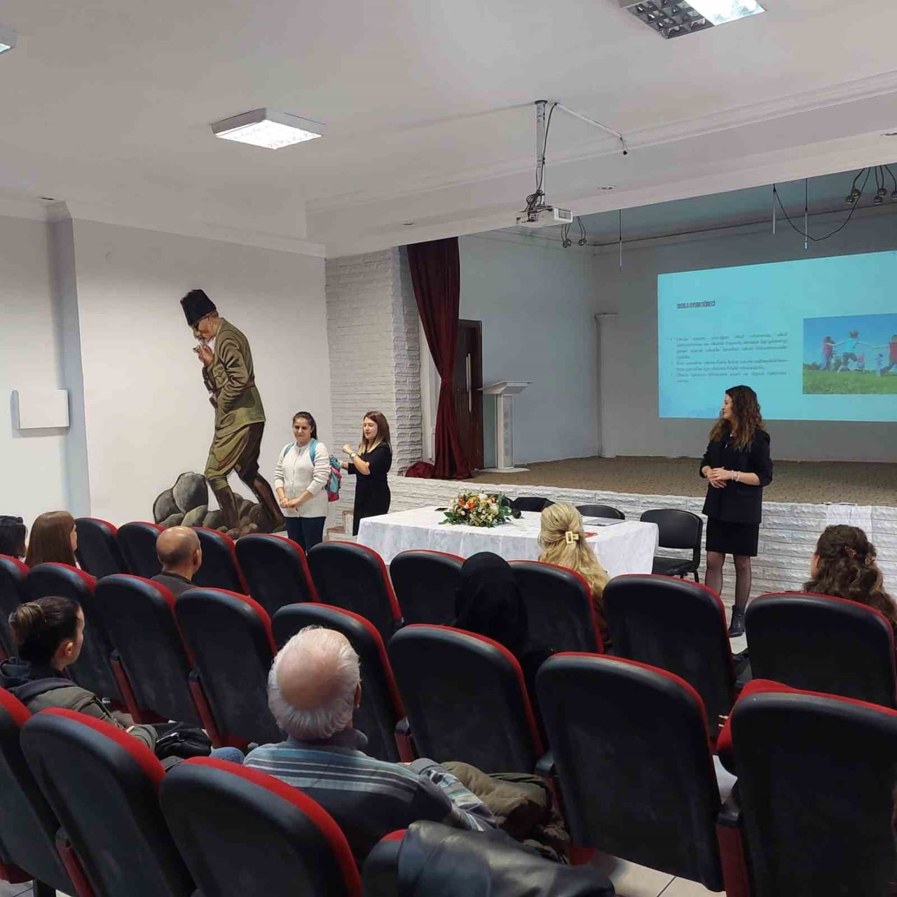 ESKİŞEHİR AİLE VE SOSYAL HİZMETLER İL MÜDÜRLÜĞÜ TARAFINDAN VELİLERE YÖNELİK "OKUL VE AİLE" MODÜLÜ...