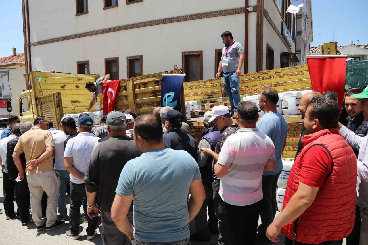 ESKİŞEHİR BÜYÜKŞEHİR BELEDİYESİ, TARIMSAL ÜRETİMİ GÜÇLENDİRMEK AMACIYLA HAYATA GEÇİRDİĞİ DESTEK...