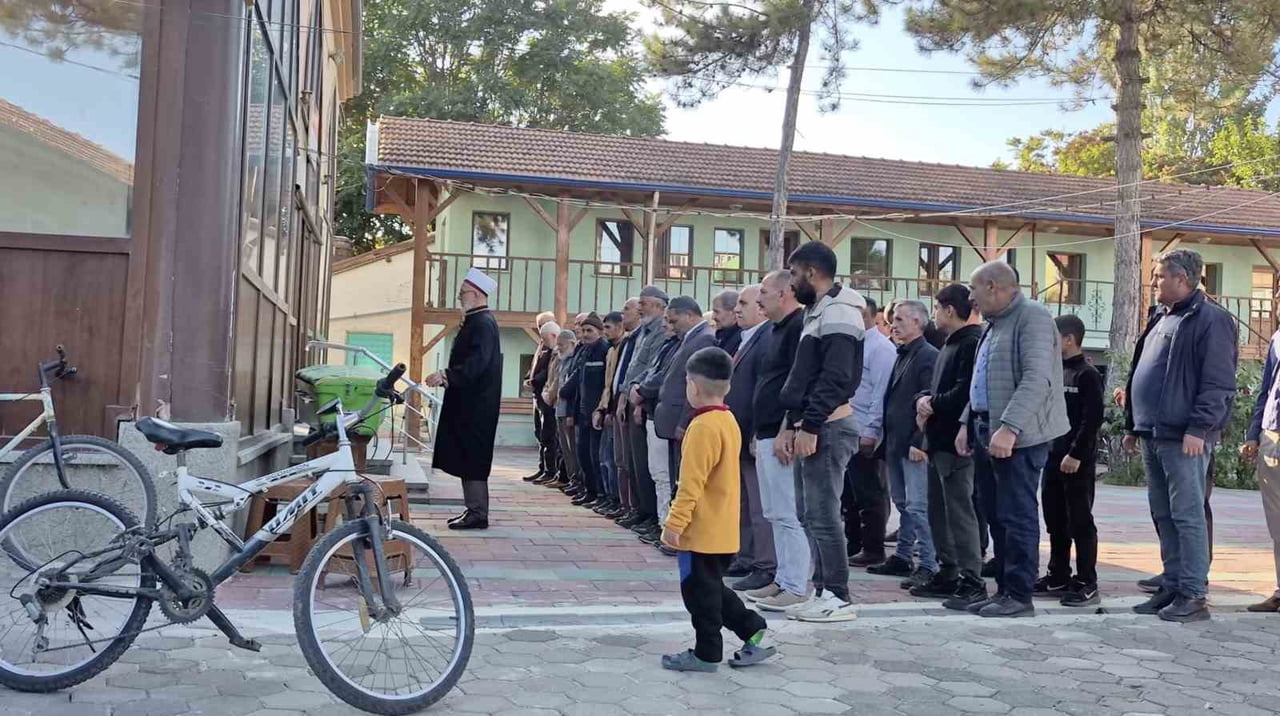 ESKİŞEHİR’DE 15 YAŞINDAKİ YEĞENİ TARAFINDAN TABANCAYLA VURULARAK HAYATINI KAYBEDEN MUHAMMED...