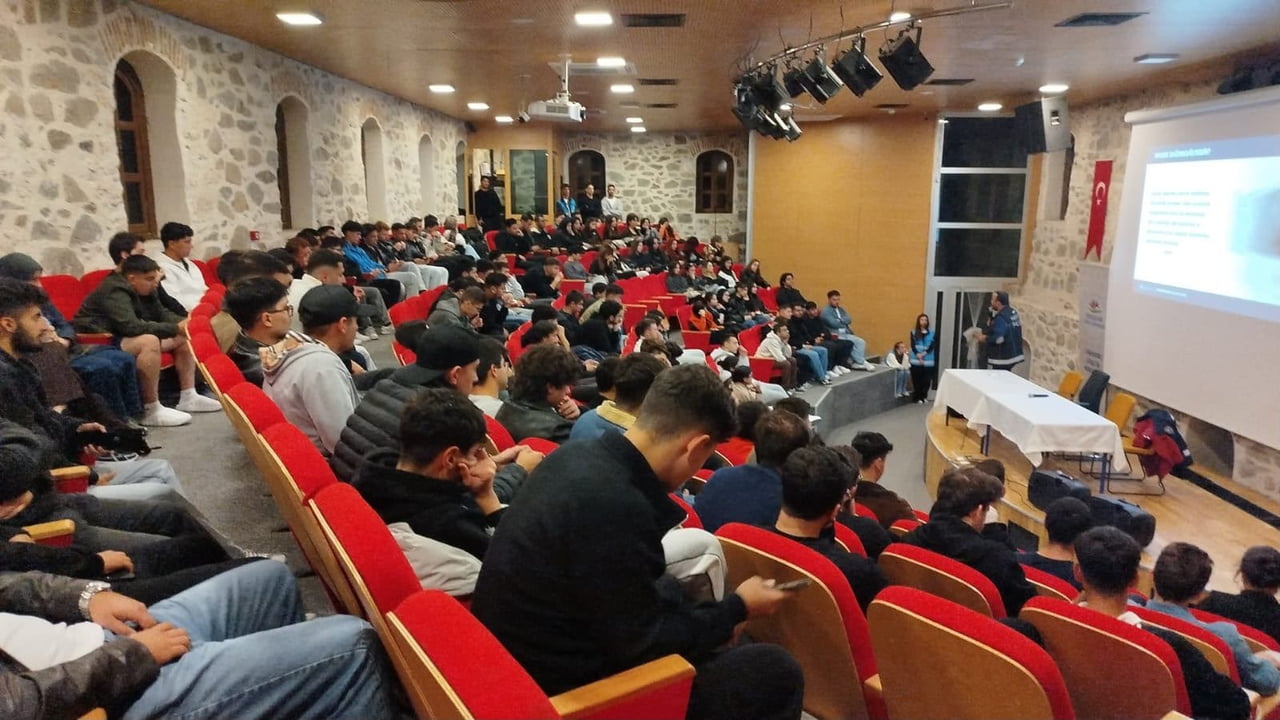 ESKİŞEHİR İL EMNİYET MÜDÜRLÜĞÜ NARKOTİK SUÇLARLA MÜCADELE ŞUBE MÜDÜRLÜĞÜ EKİPLERİ TARAFINDAN...