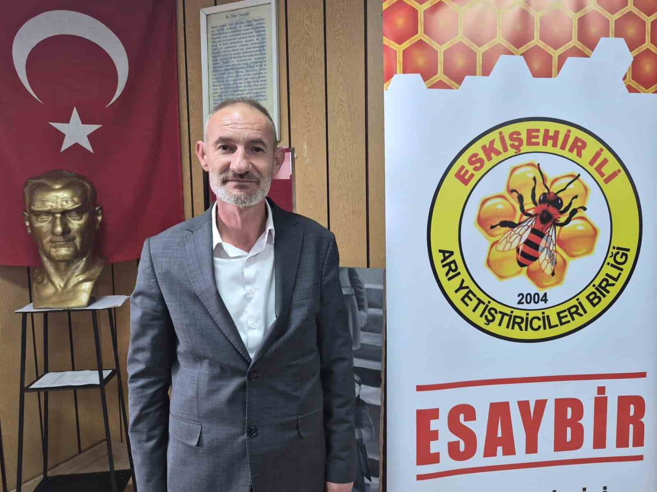 ESKİŞEHİR İLİ ARI YETİŞTİRİCİLERİ BİRLİĞİ BAŞKANI YILMAZ AŞÇI
