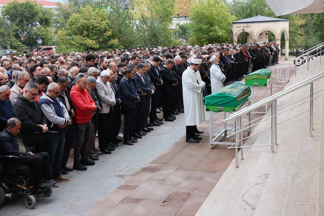 FAHRETTİN KILIÇ VE İLHAMİ ÇETİN SON YOLCULUKLARINA UĞURLANDI