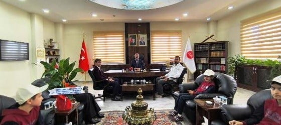 FAİK GÜNGÖR ORTAOKULU YÖNETİCİ VE ÖĞRETMENLERİ, CAMİLER VE DİN GÖREVLİLERİ HAFTASI DOLAYISIYLA...