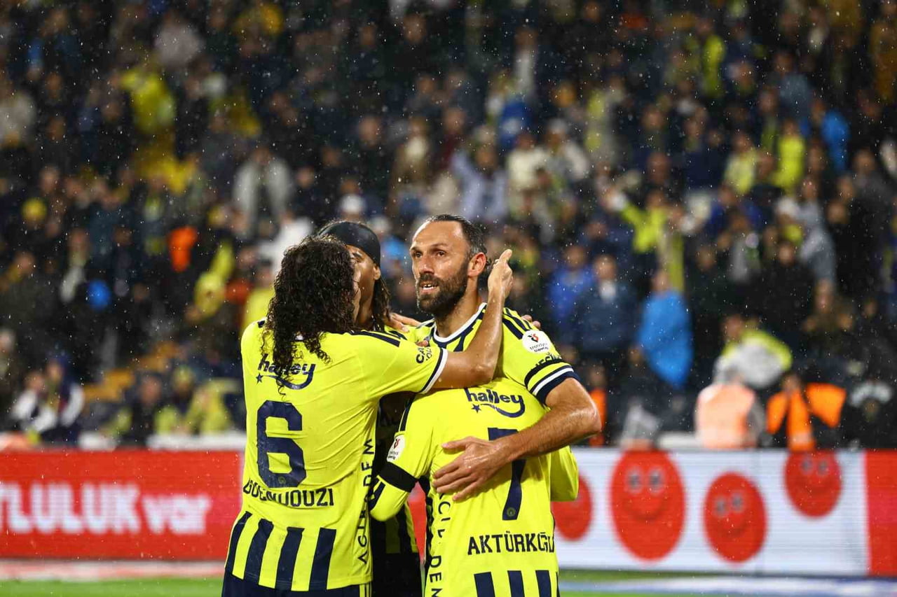 FENERBAHÇE'NİN KOSOVALI FORVETİ VEDAT MURİQİ, LİGDE 7. GOLÜNE ULAŞTI.