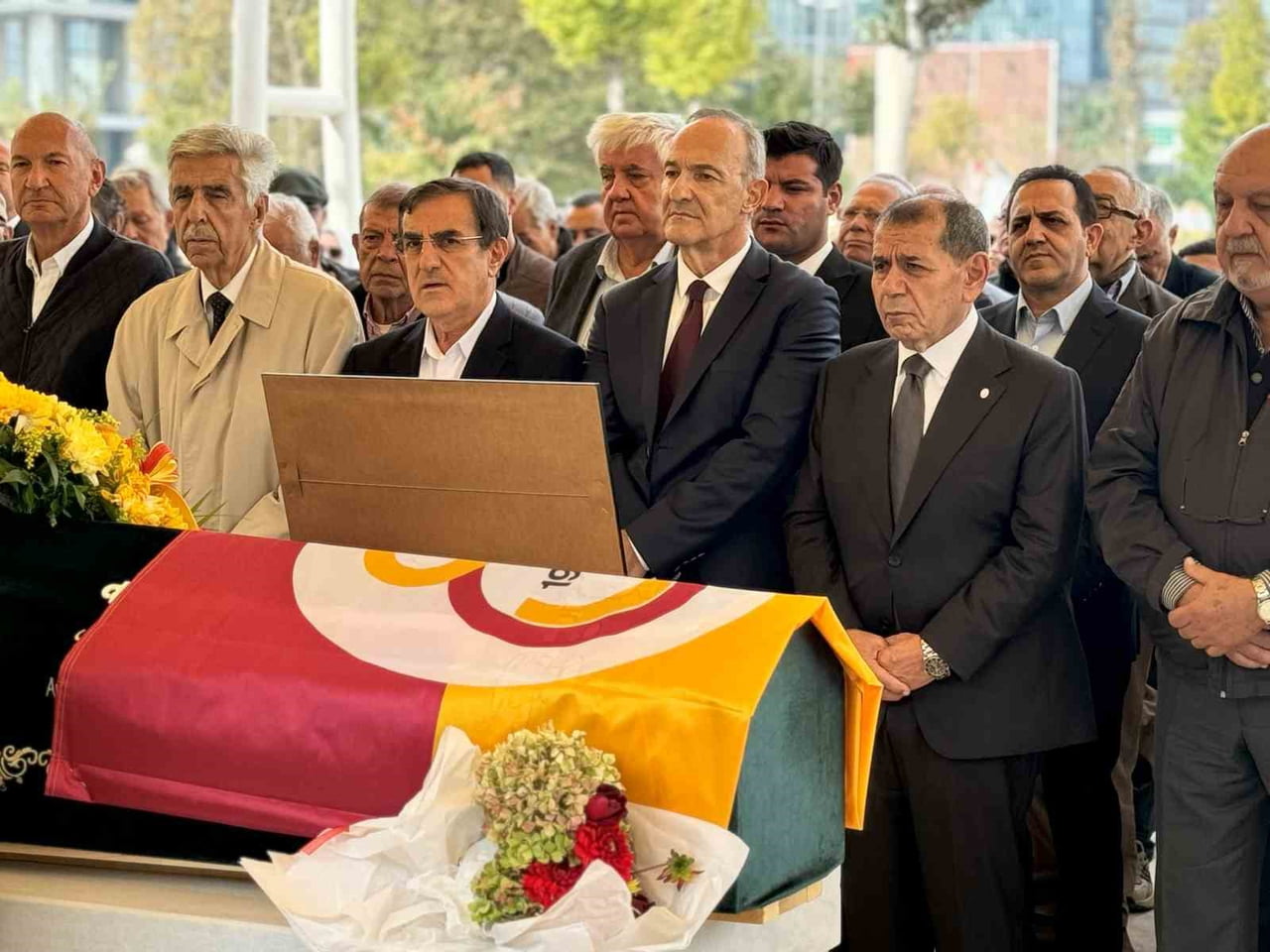 GALATASARAY SPOR KULÜBÜ’NÜN VEFAT EDEN EN KIDEMLİ ÜYESİ ALİ FUAT DİRİKER SON YOLCULUĞUNA...