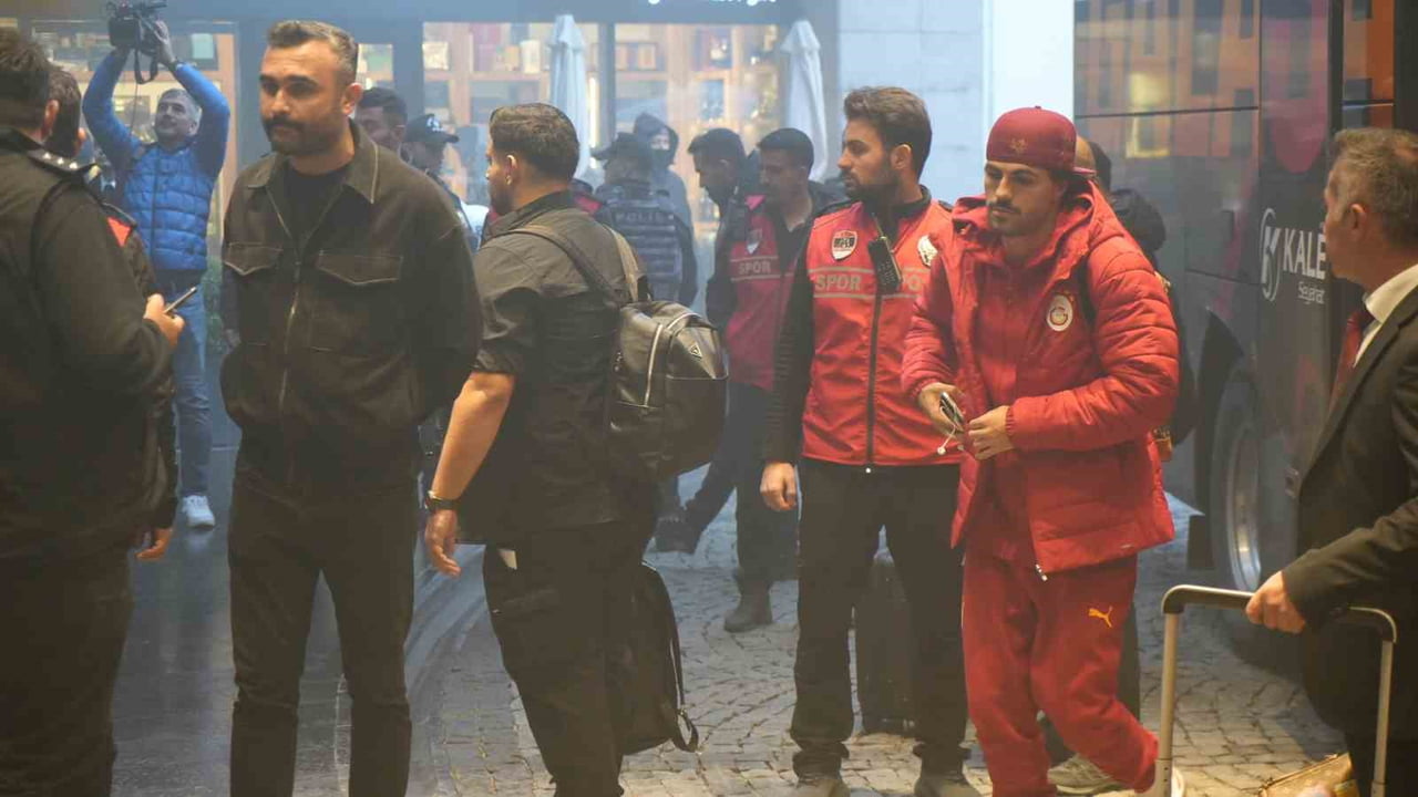 GALATASARAY, TRENDYOL SÜPER LİG'İN 8. HAFTASINDA GENÇLERBİRLİĞİ İLE OYNAYACAĞI MAÇ İÇİN ANKARA'YA...