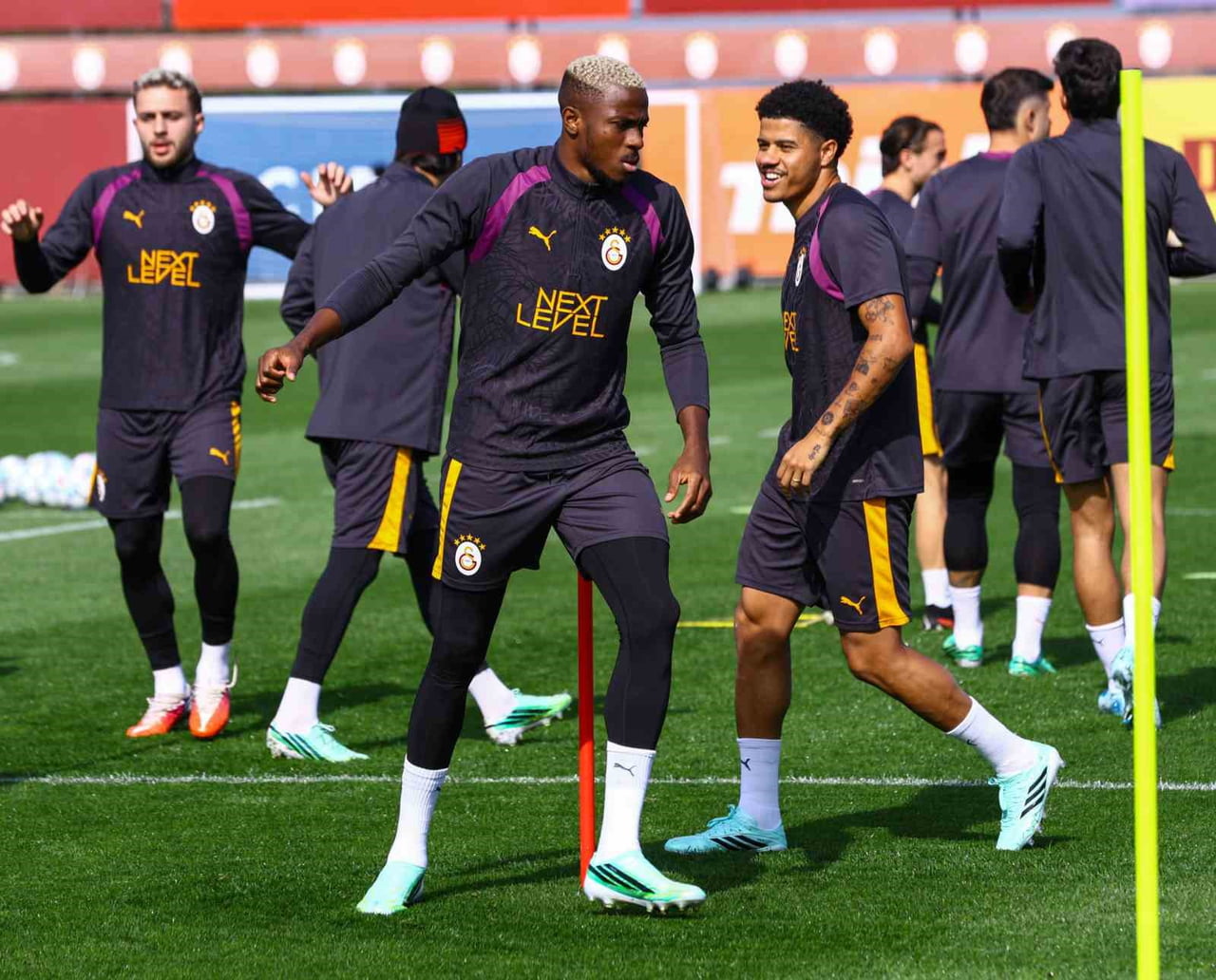 GALATASARAY, UEFA ŞAMPİYONLAR LİGİ'NİN 3. HAFTASINDA FRANSIZ EKİBİ LİLLE İLE YARIN DEPLASMANDA...