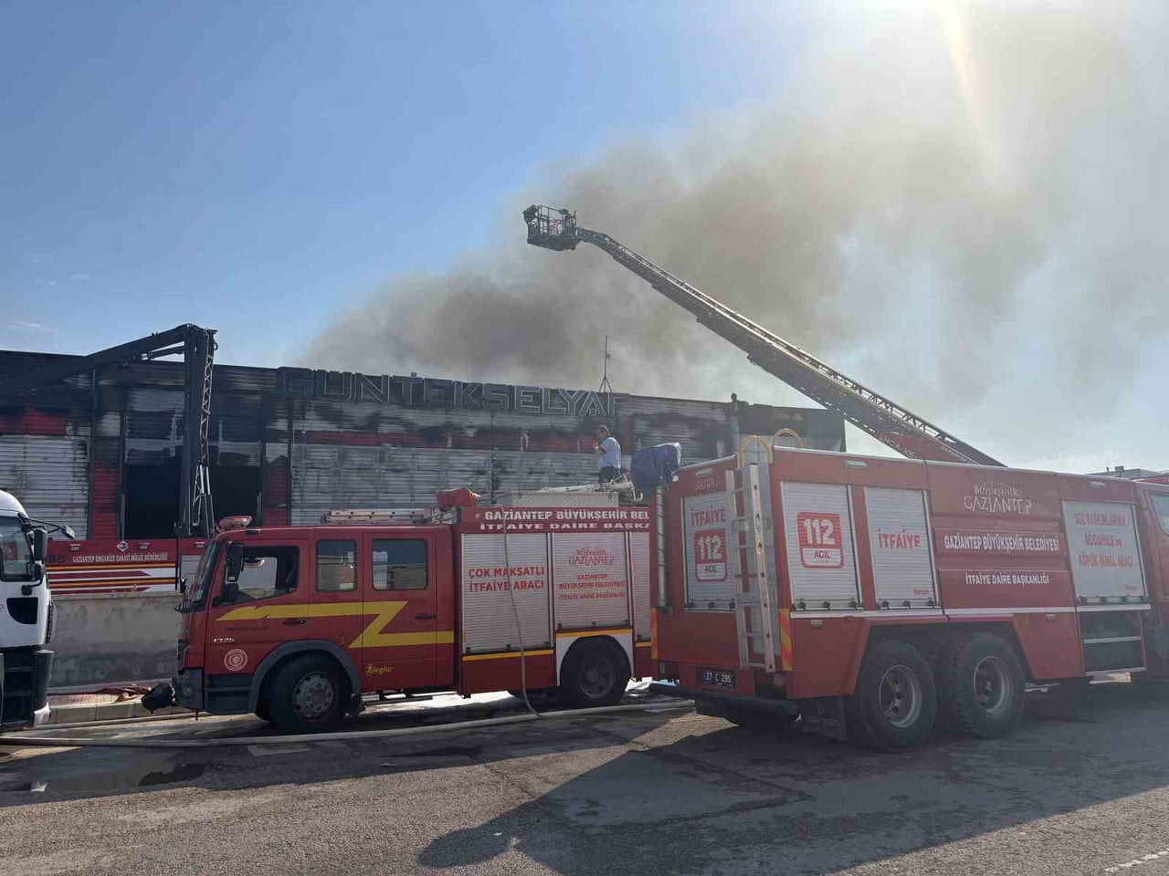 GAZİANTEP'İN ŞEHİTKAMİL İLÇESİNDE BULUNAN 5. ORGANİZE SANAYİ BÖLGESİ'NDEKİ GÜNTEKS ELYAF...