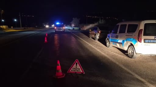 Gaziantep'te otomobil ile traktör çarpıştı: 3 yaralı