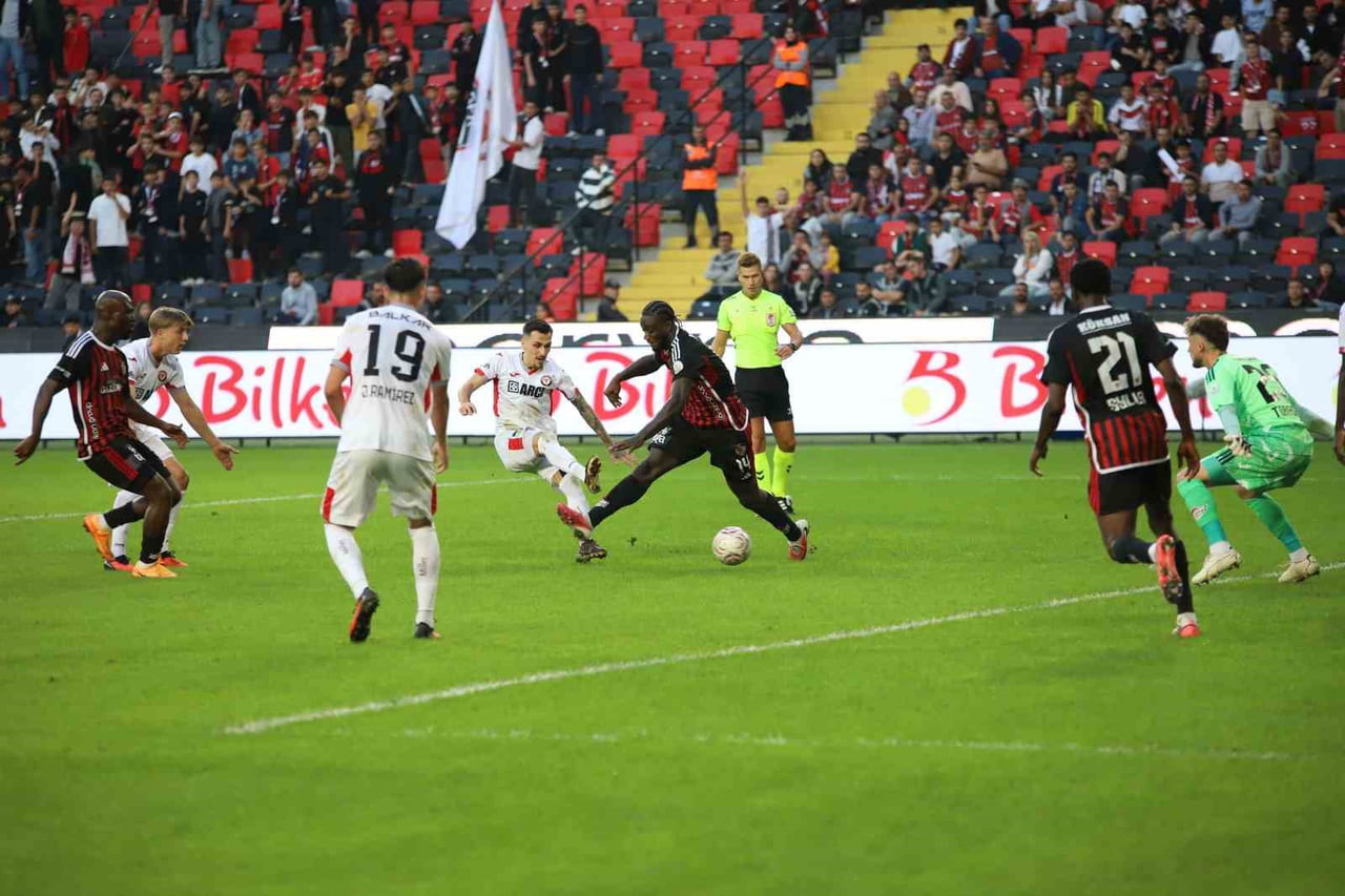 GAZİANTEP FUTBOL KULÜBÜ, TRENDYOL SÜPER LİG'İN 7. HAFTASINDA KONUK ETTİĞİ ÇORUM FUTBOL KULÜBÜ'NE...