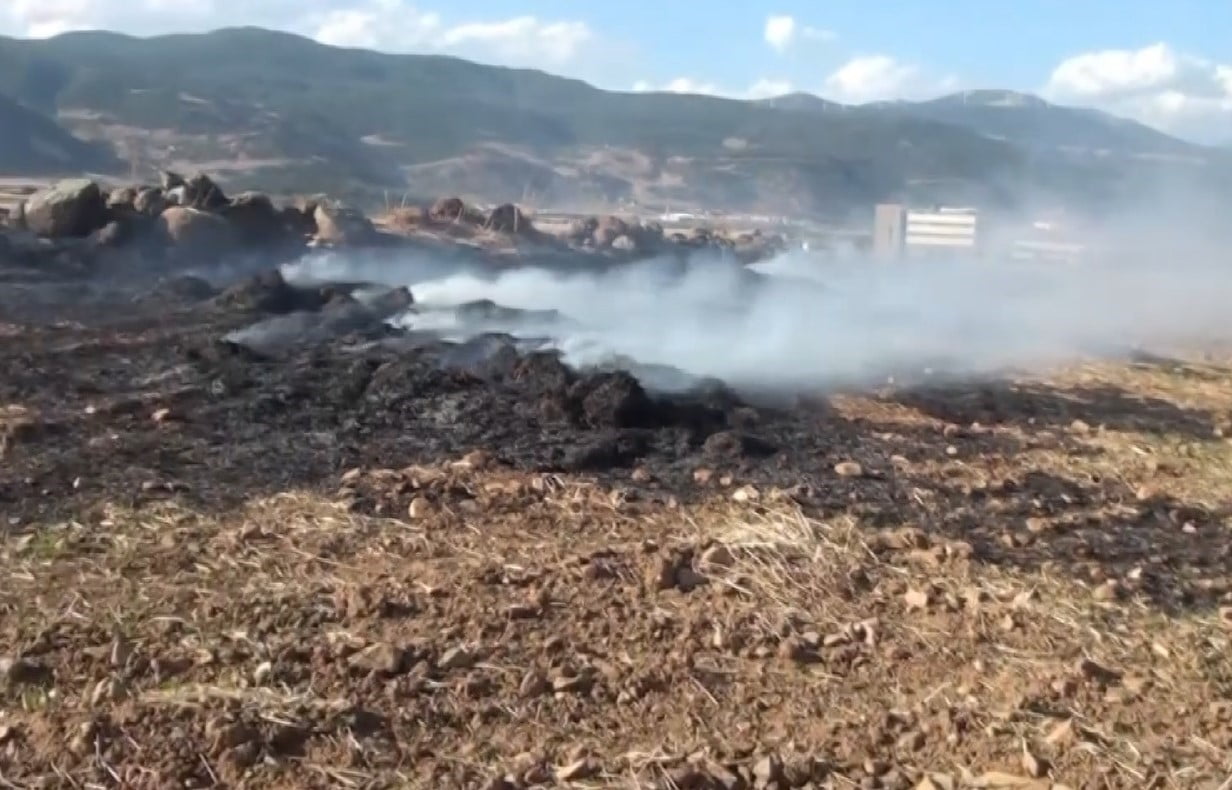 GAZİANTEP’İN İSLAHİYE İLÇESİ HASTANE YAKININDA ÇIKAN VE PANİĞE NEDEN OLAN ANIZ YANGINI, ÇEVREDEKİ...