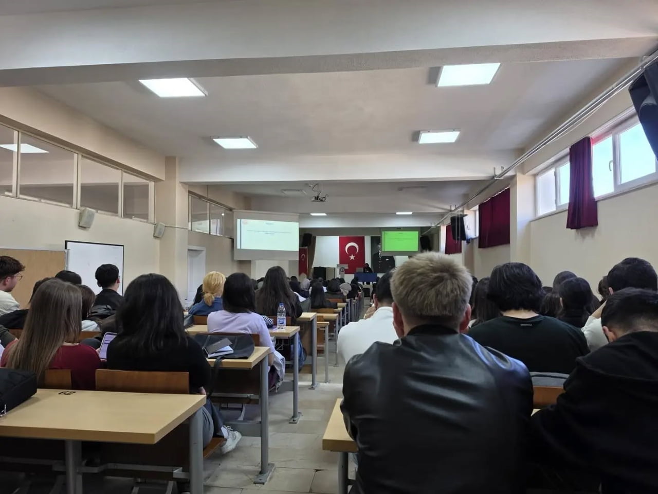 GEDİZ’DE ÜNİVERSİTE ÖĞRENCİLERİNE GÜVENLİ İLİŞKİLER EĞİTİMİ