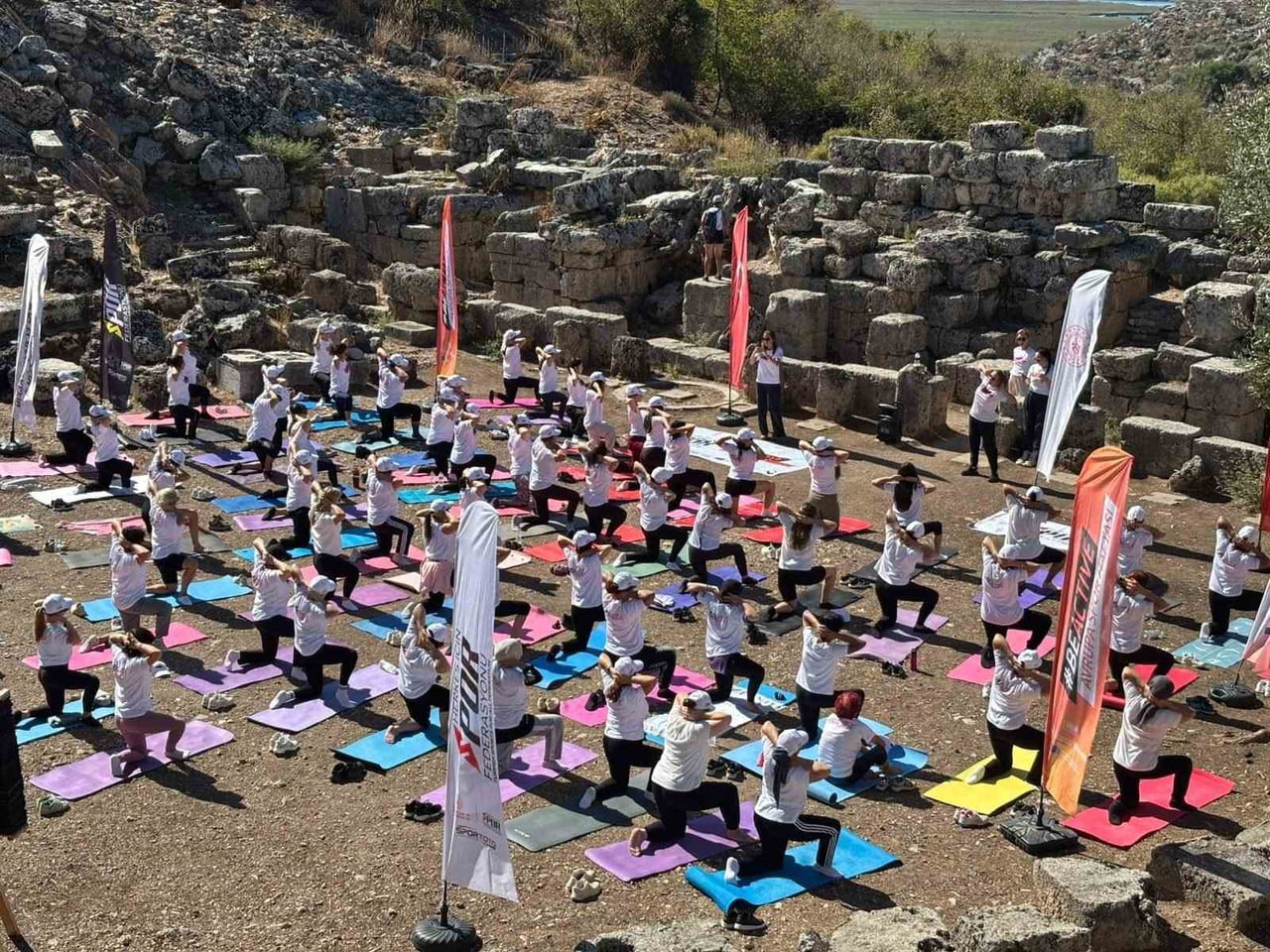 GENÇLER KAUNOS ANTİK KENTİ’NDE SPOR VE TARİHLE BULUŞTU