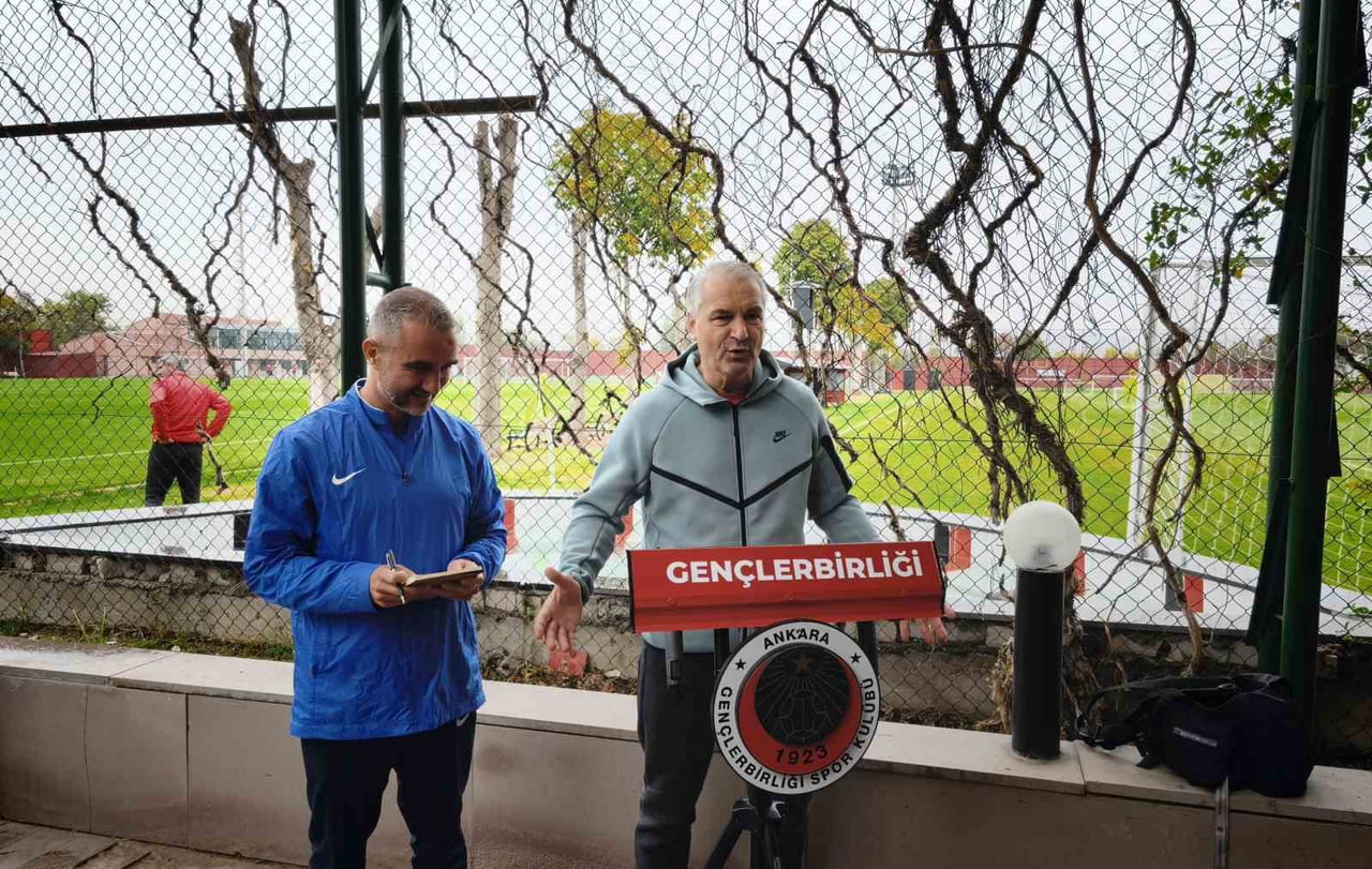 GENÇLERBİRLİĞİ TEKNİK DİREKTÖRÜ BERND STORCK, GALATASARAY İLE OYNAYACAKLARI MAÇ ÖNCESİ...