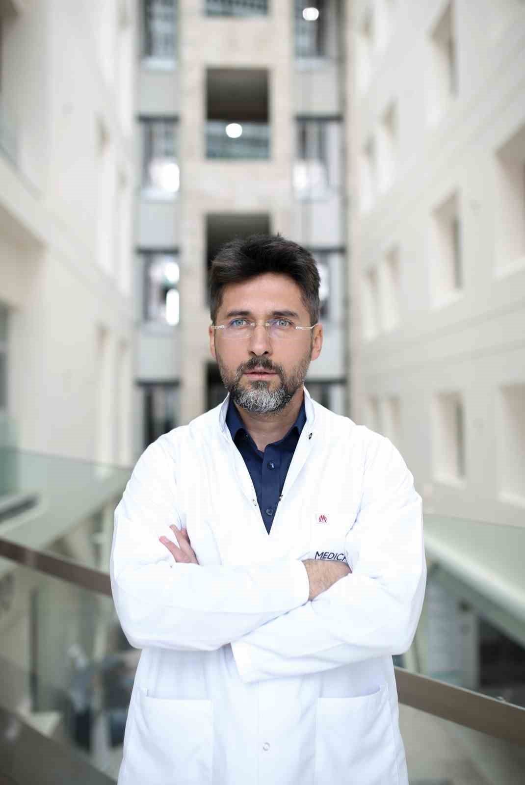 GENEL CERRAHİ UZMANI DOÇ. DR. HÜSEYİN ÖZDEN