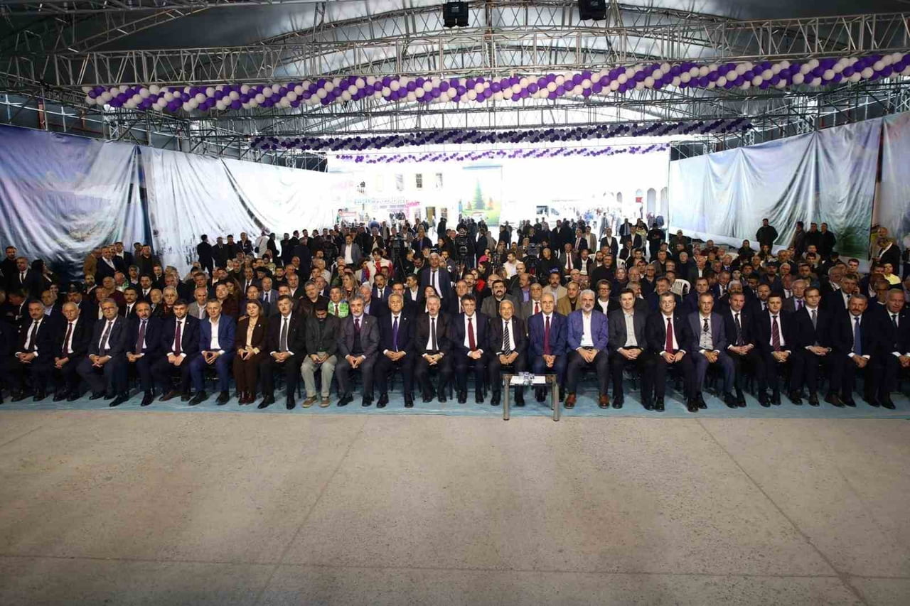 GERÇEKLEŞTİRİLEN TÖRENE ORDU BÜYÜKŞEHİR BELEDİYE BAŞKANI MEHMET HİLMİ GÜLER, ORDU DERNEKLER...