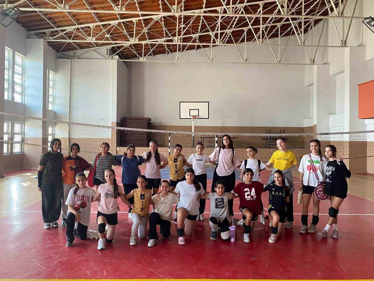 GERMENCİK BELEDİYESİNİN KIŞ KURSLARINDA ÇOCUKLAR, HAREKET EĞİTİMİ, VOLEYBOL VE BASKETBOL BAŞTA...